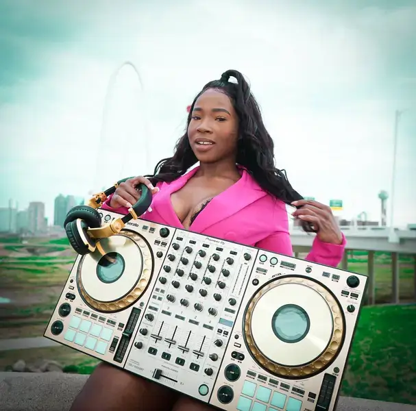 DJ Tiffany Rose